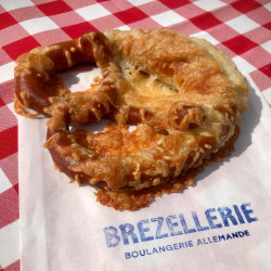 BREZEL AU FROMAGE