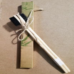 ENSEMBLE DE DEUX BROSSES A DENTS EN BAMBOO